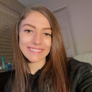 Meet your Posher, Makenzi